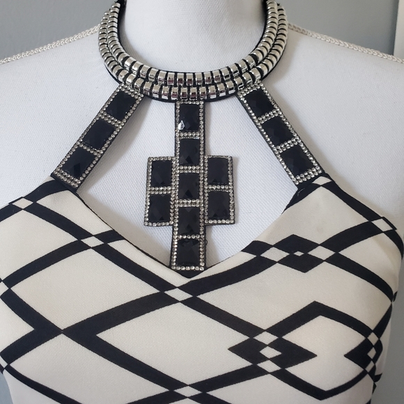 Fashion Magazine size S Beige with Black lines - Picture 2 of 8